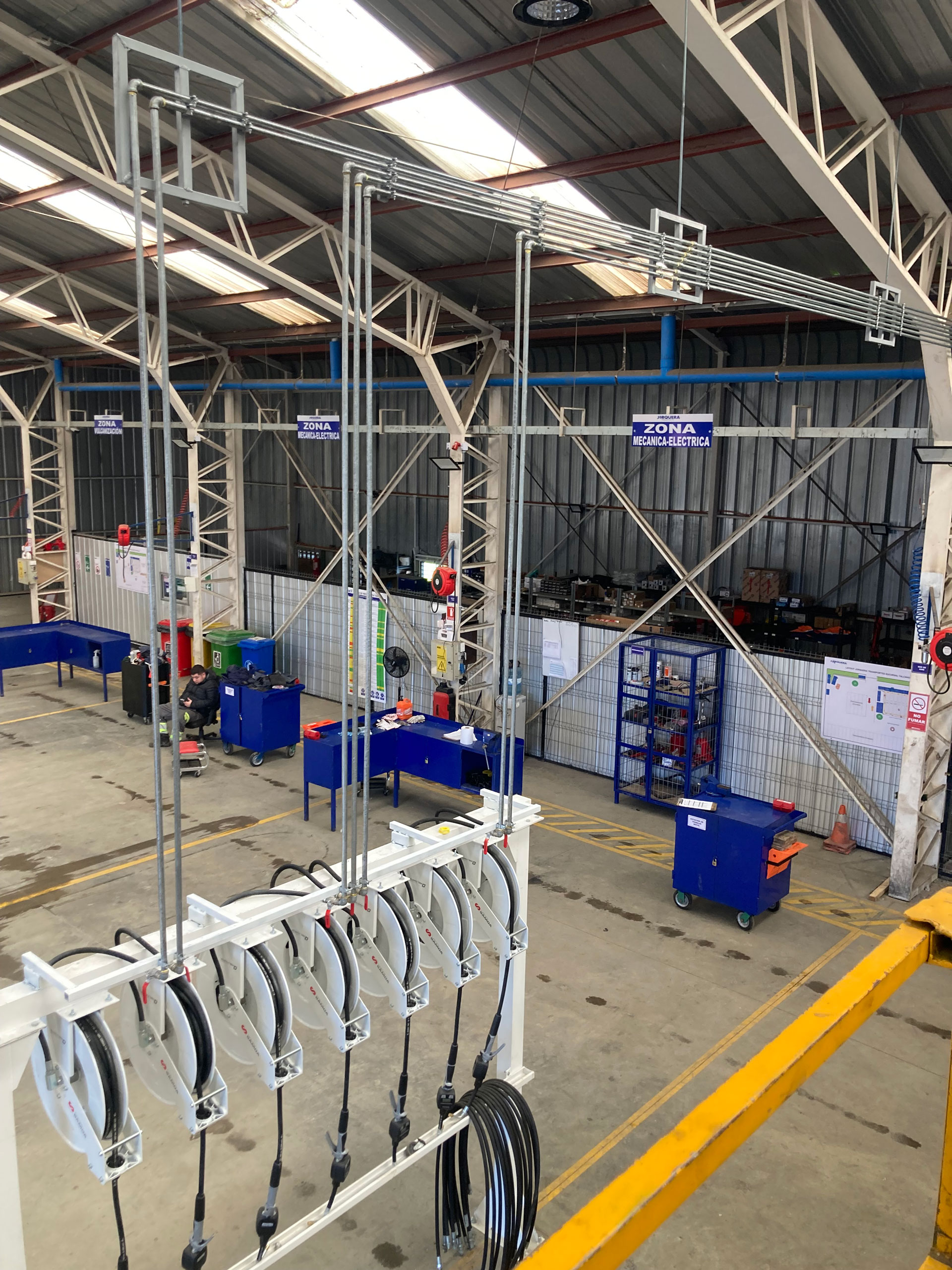 Confección red de Lubricación +
Central de betería y Surtidores
Talcahuano, Junio 2023